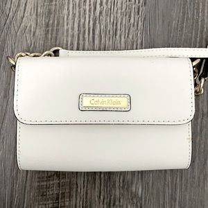 Calvin Klein Crossbody Wallet